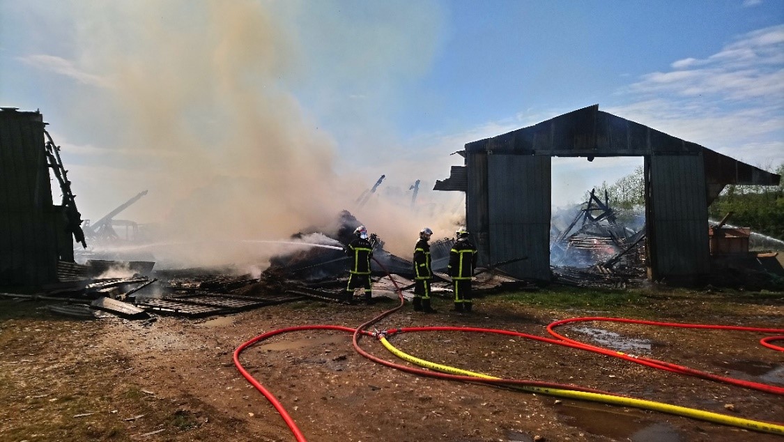 Feu de hangar : 16 avril à Tilloy-Floriville